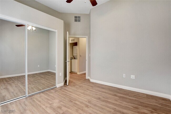 Building Photo - 8805 Jeffreys St