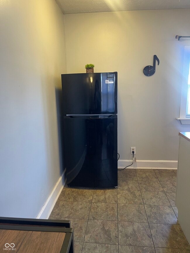 Building Photo - 115 E 36th St