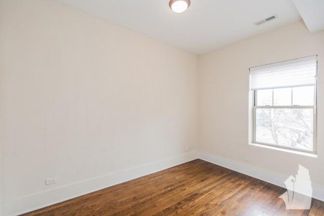 Building Photo - 2 bedroom in Chicago IL 60657