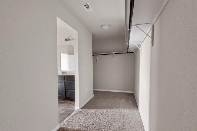 Building Photo - 402 Pentire Way