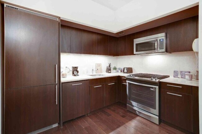 Building Photo - 4 bedroom in NEW YORK NY 10005