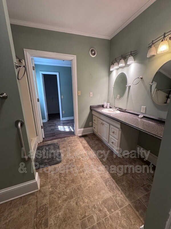 Building Photo - 3306 Brown Pond Ln