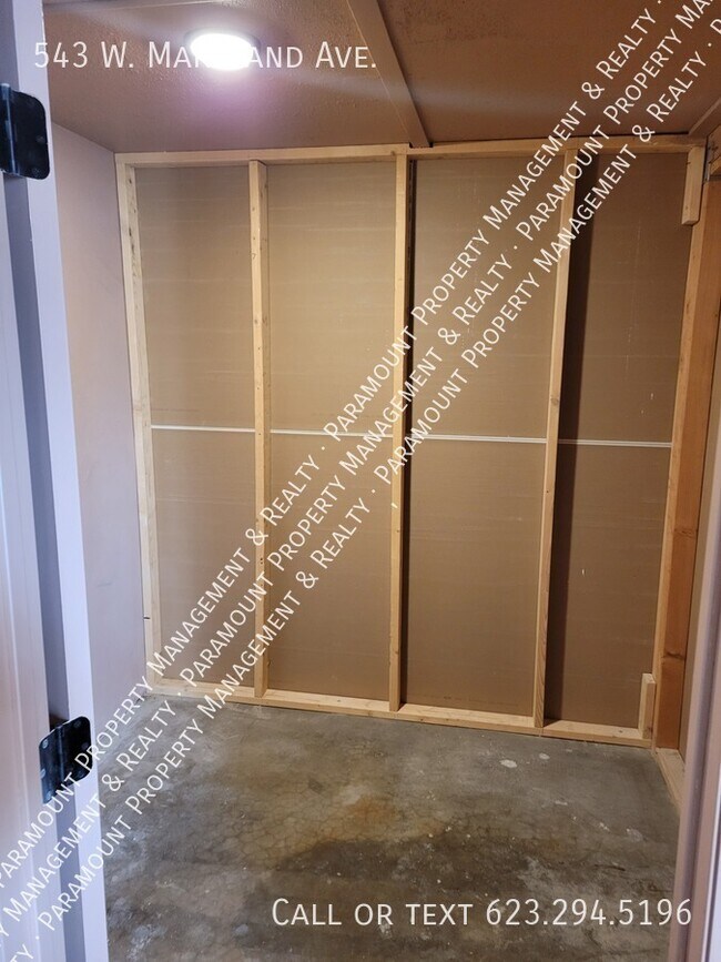 Building Photo - 543 W Maryland Ave