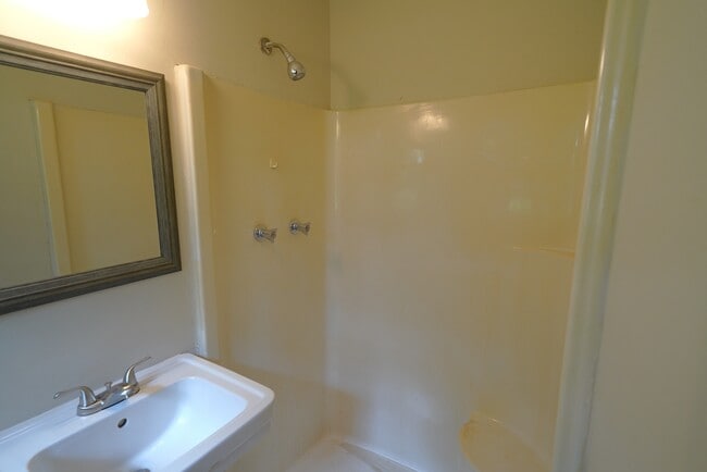 Building Photo - 3887 Rosita Ave