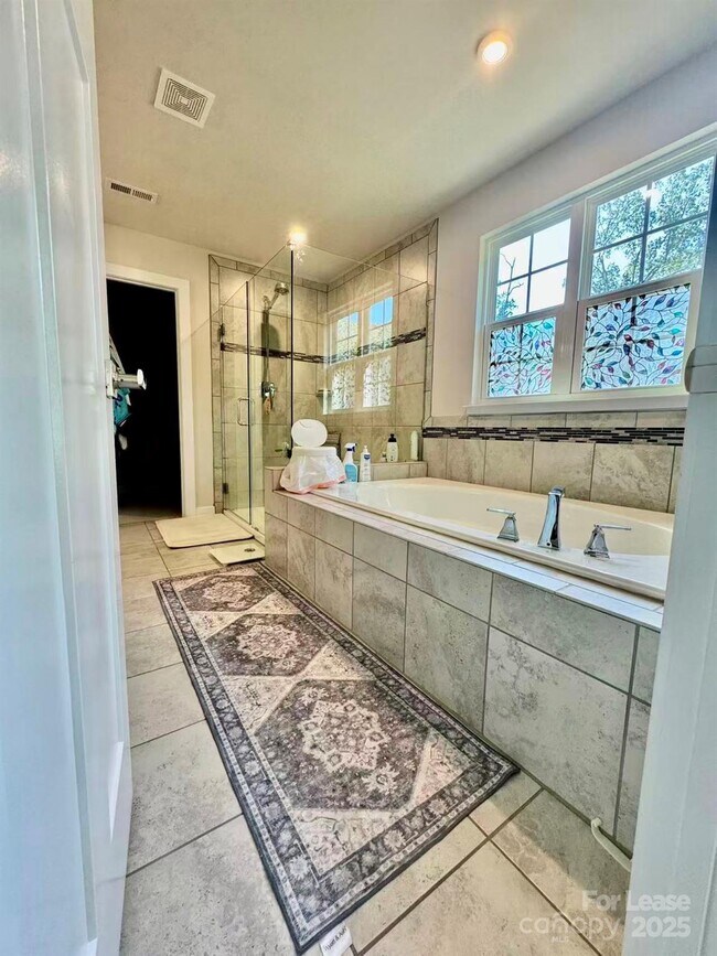 Building Photo - 4735 Green Mountain Dr