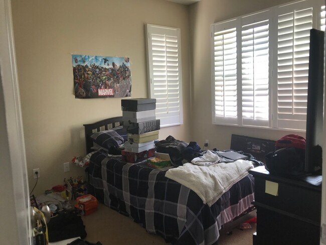 Building Photo - 2bd/2.5ba two car garage end unit condo in Orchard Hill Irvine for rent
