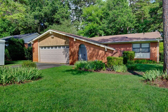 Building Photo - COMING SOON! Your Dream Home Awaits! Gorge...