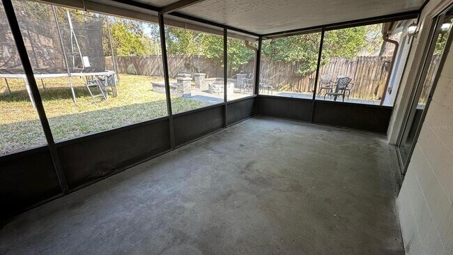 Building Photo - 102 Winding Ridge Dr