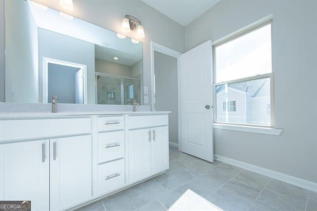 Building Photo - 272 Commons Ave