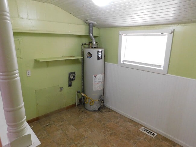 Building Photo - 2 Bedroom Home in El Dorado