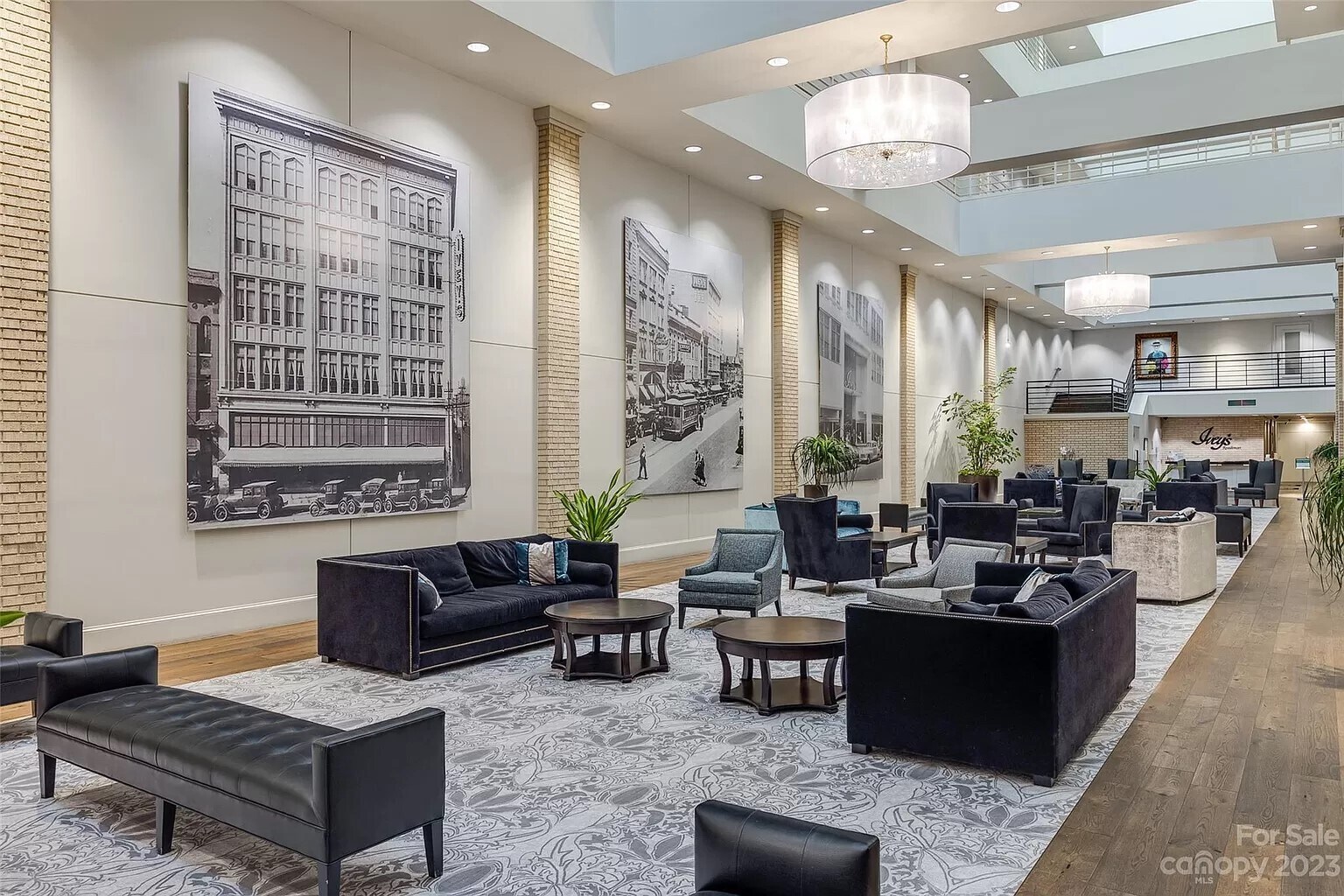 Building Photo - 127 N Tryon St