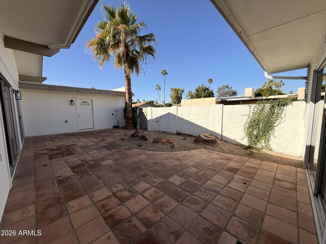 Building Photo - 313 S Desert Ave