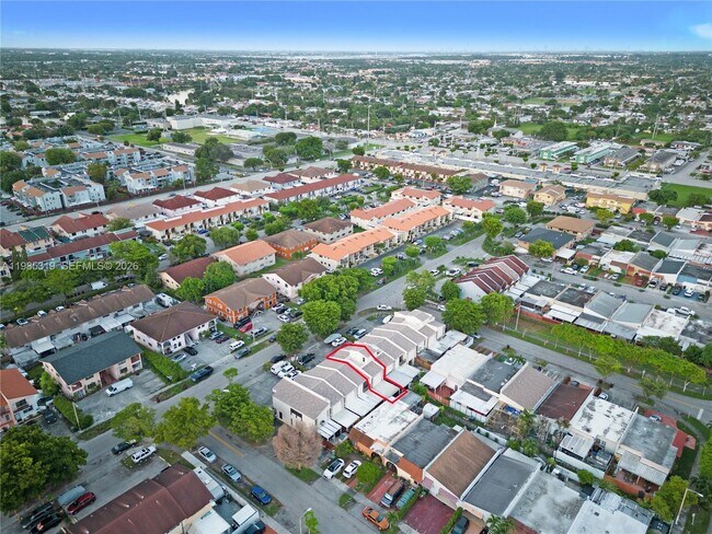 Building Photo - 1758 W 58th St