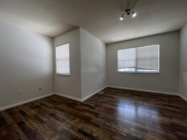 Building Photo - 3096 NW 29th Ct