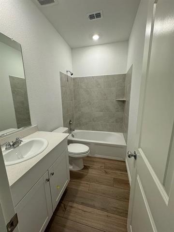 Building Photo - 1820 Lotus St