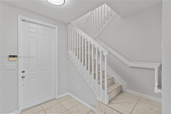 Building Photo - 1655 NE 33rd Rd