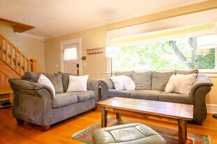 Building Photo - 1848 SE 40th Ave