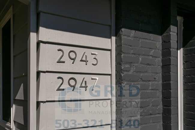 Building Photo - GPM392 - NE Everett St (T1)