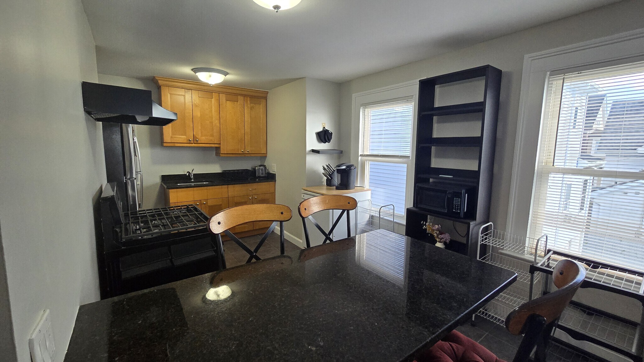 Building Photo - 92 Townsend Ave