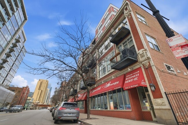 Building Photo - 1631 S Michigan Ave