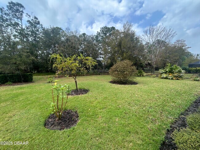 Building Photo - 665 Elk River Dr