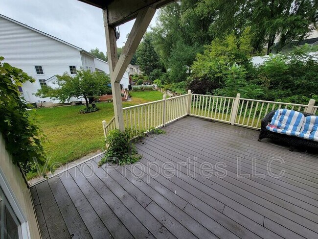 Building Photo - 16 Secretariat Ln