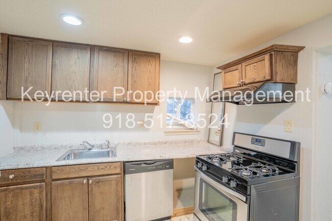 Building Photo - S Joplin Ave Triplex