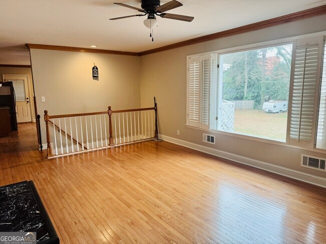 Building Photo - 110 Pine St