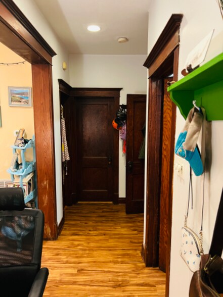 Building Photo - 2120 W Warner Ave