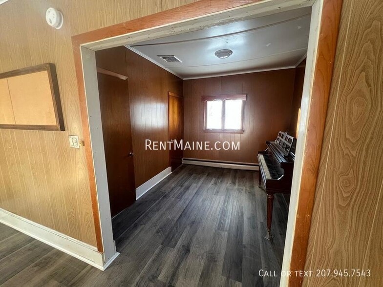 Building Photo - 5 Grove St