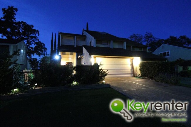 Building Photo - 8021 Sawgrass Cir