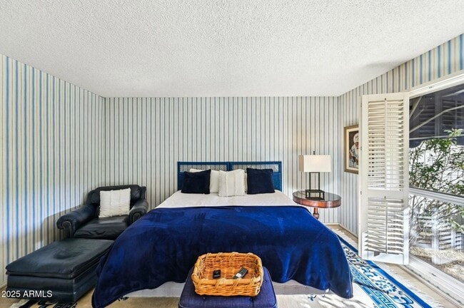 Building Photo - 8733 E Vía De Viva