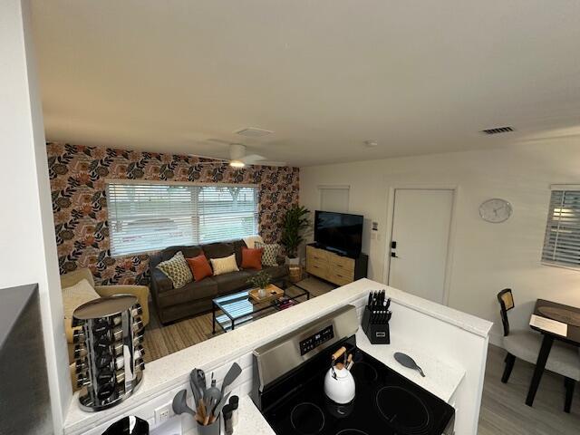 Building Photo - 524 Eastwind Dr