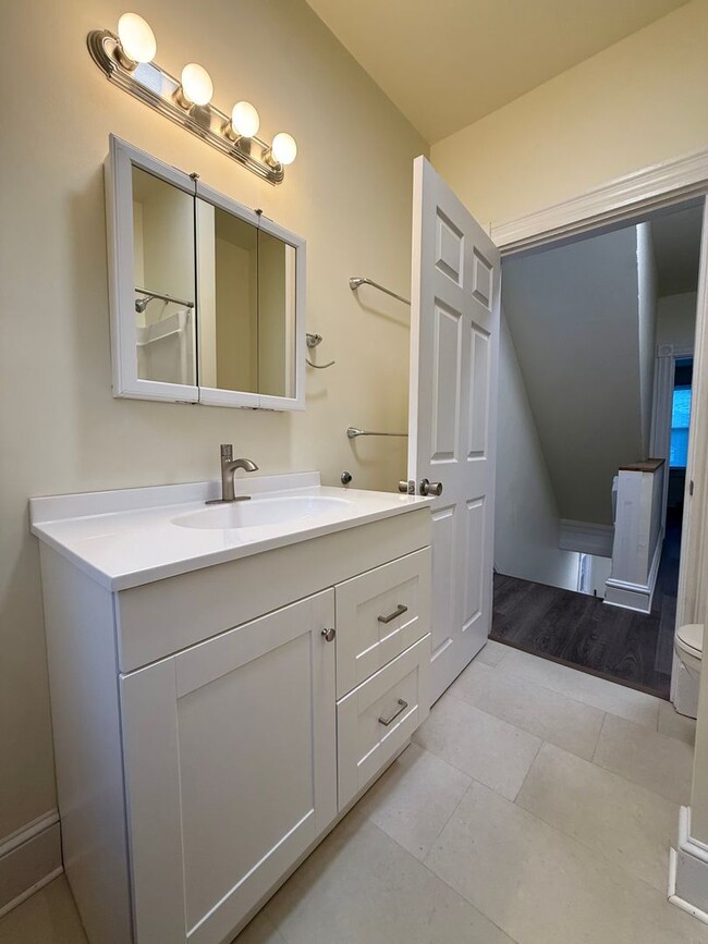 Building Photo - Now showing updated 4BR 1.5 bath house!