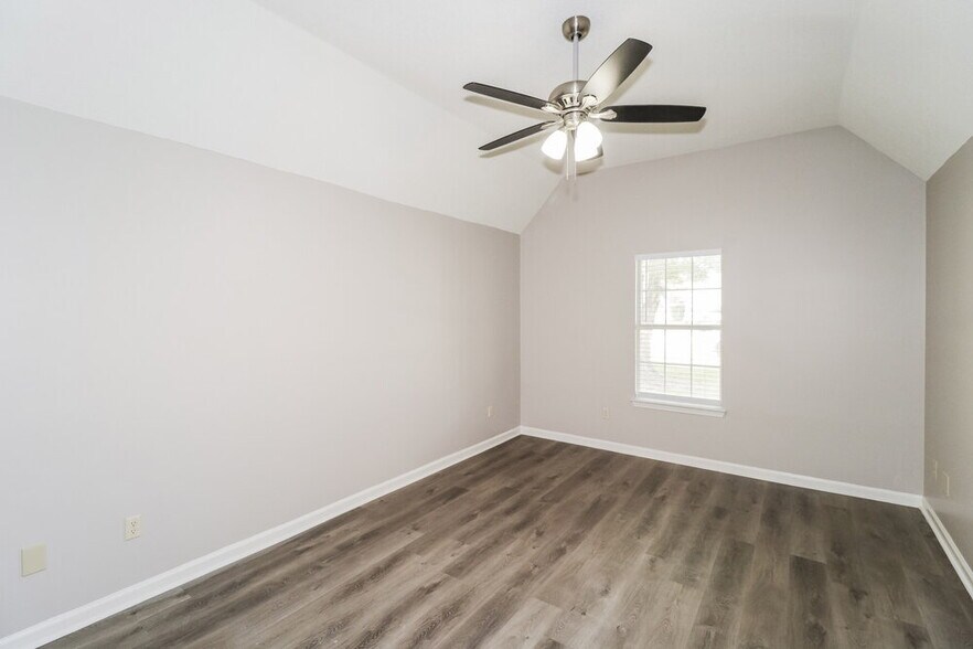 Building Photo - 3481 Earlynn Dr