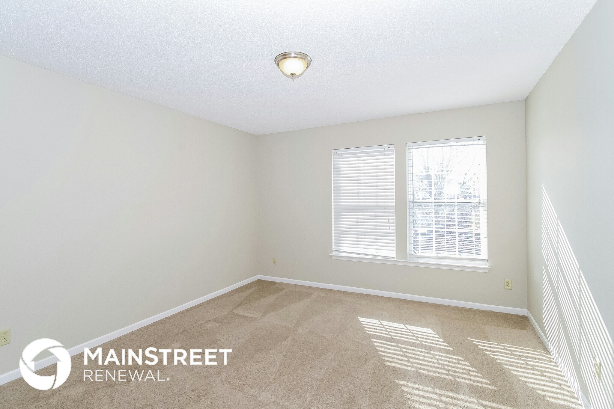 Building Photo - 2031 Bridlewood Dr