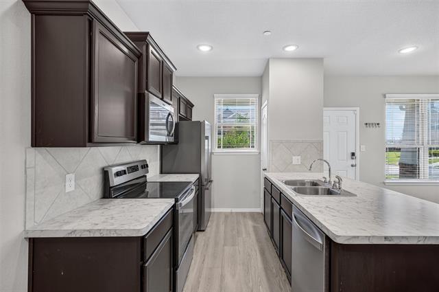 Building Photo - 2420 Canongate Dr