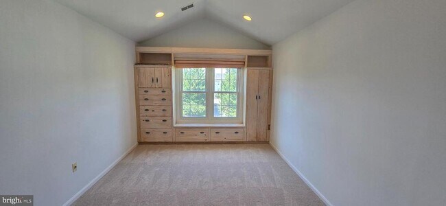 Building Photo - 2545 Logan Wood Dr