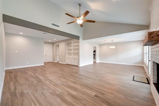 Building Photo - 2234 Kinbrook Dr