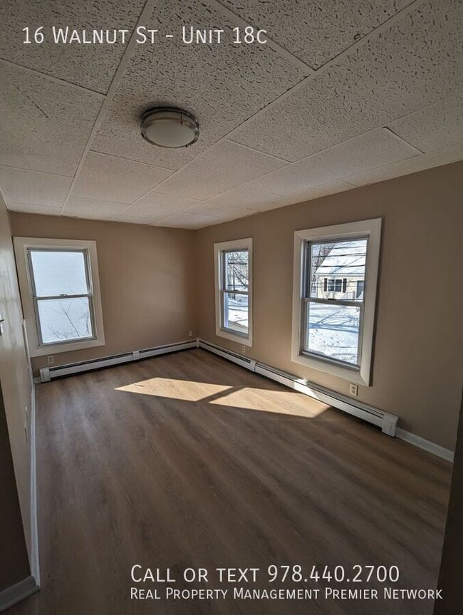 Building Photo - 2 Bedroom in Somersworth