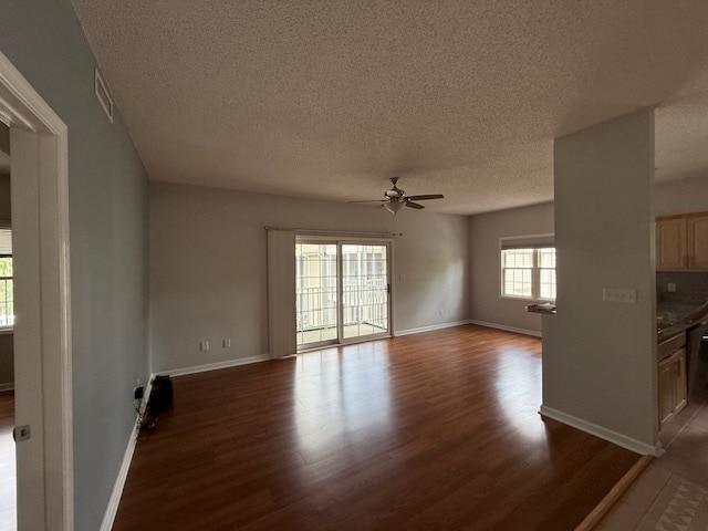 Living room area - 2209 Sweetwater Blvd