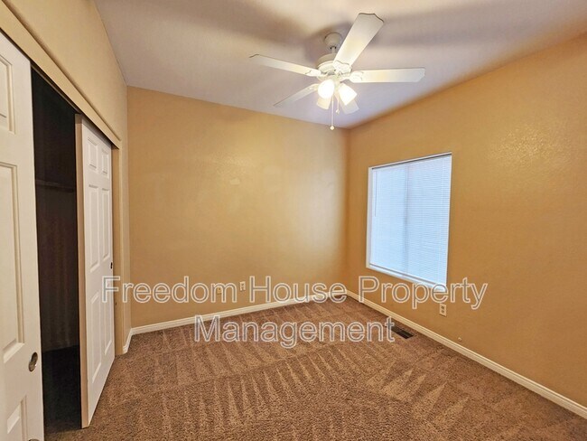 Building Photo - 1421 Star Rd