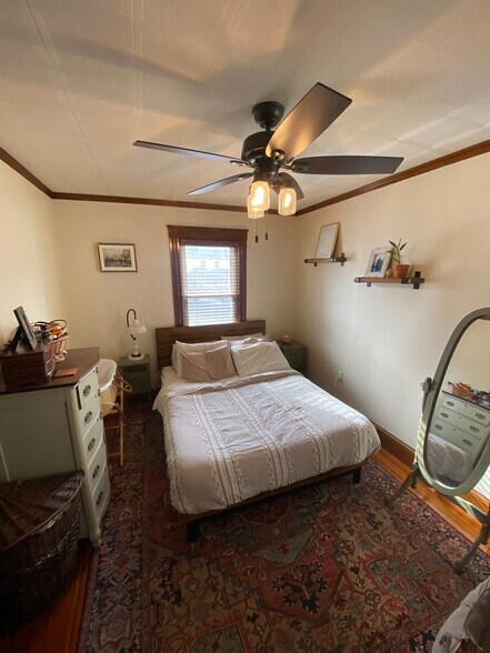 Building Photo - 23 Train St