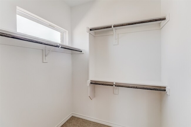 Building Photo - 416 Sonata St