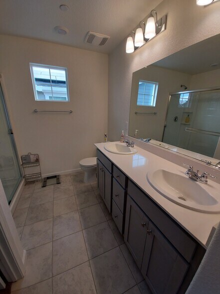 Master bath - 2nd floor - 7862 Paseo de Daly