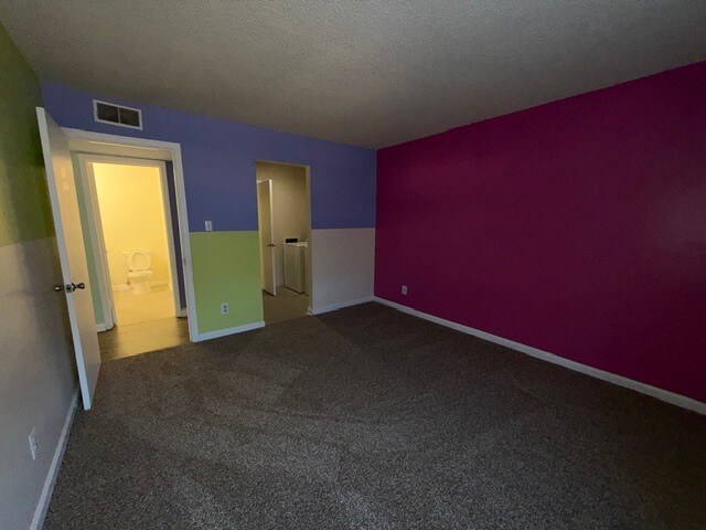 Building Photo - 2624 Randleman Rd