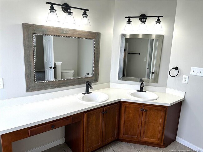 Building Photo - 1311 Shoshone Pl