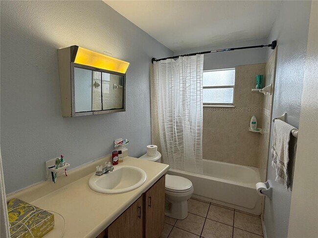 Building Photo - 708 Michigan Ct