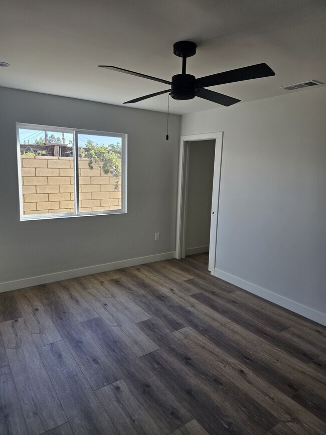 Building Photo - 11204 Sylvan St