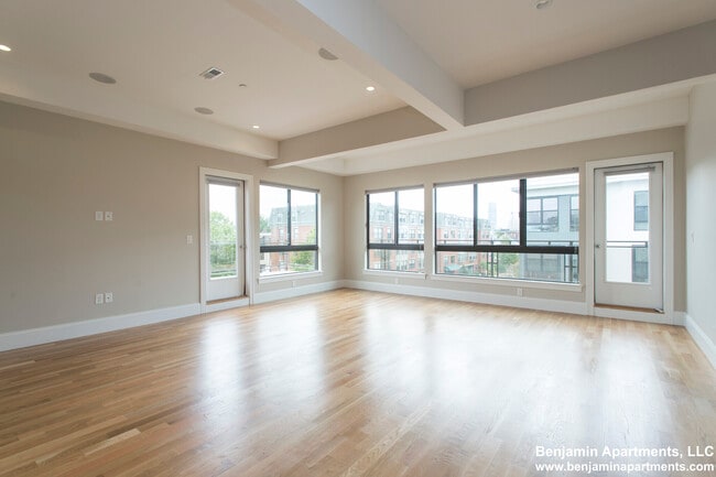 Building Photo - 227 D St